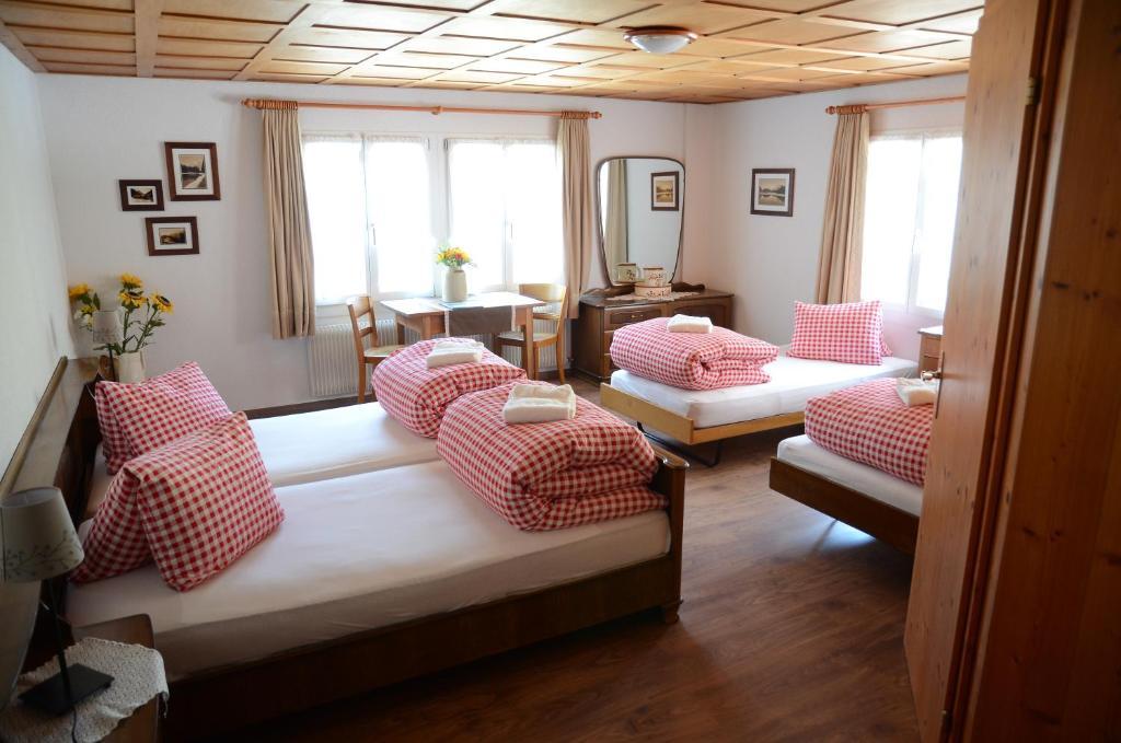 Gaestehaus Schaefli Intschi Room photo